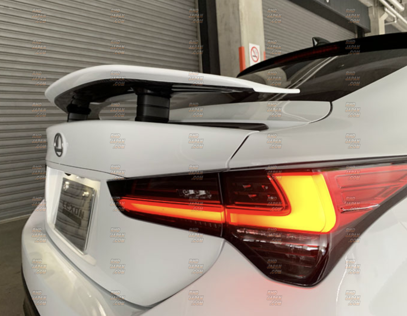 Lexon Rear Wing Extension Riser Set FRP - Lexus LC500 LC500h GWZ100 URZ100 RC-F USC10